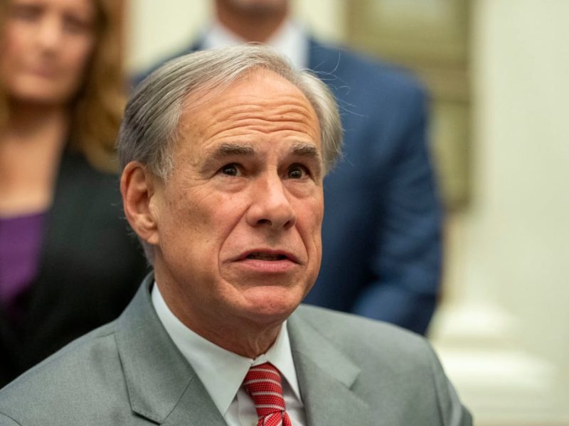 Тексас закон ограничава китайската права на собственост, в сила не се облекчава в полезрението от месеци