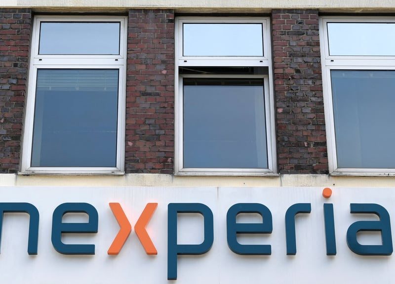 Конфискуване на Nexperia: Китайски инвеститори печелят компании с европейски поделения след хода на Холандия