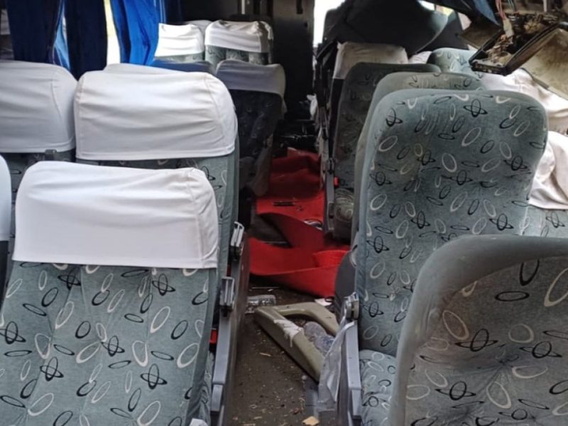 15 загинаха, след като автобус в Бразилия катастрофира и се преобърна настрани