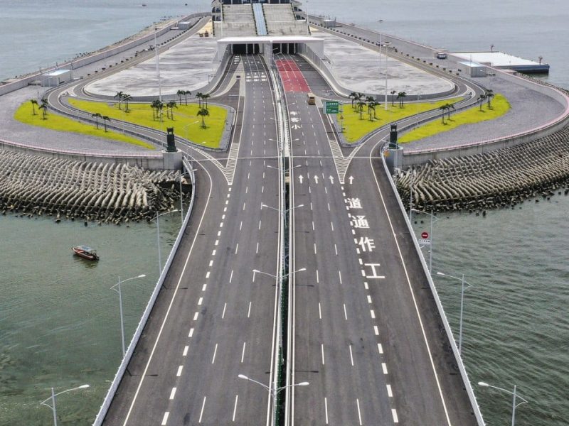 Шофьорите на Гуангдонг трябва да спазват законите на Хонконг според новата схема: шеф на транспорта