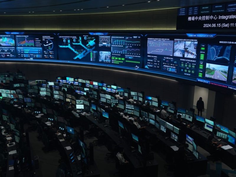 узивно | Натискането на САЩ върху критичен софтуер може да осакати авиацията на Хонконг, предупреждават експерти