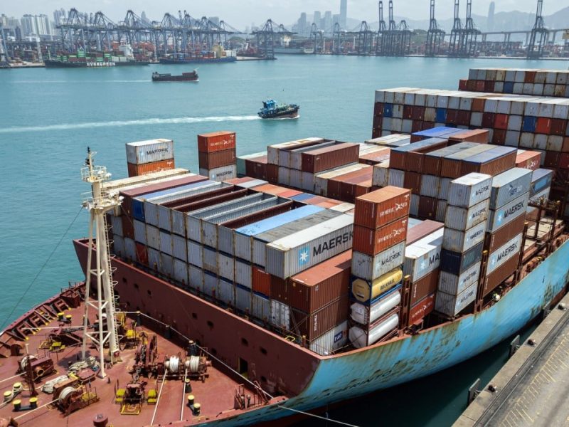 Износът на Хонконг нараства с 16%, подхранван от нарастващото търсене от азиатските пазари