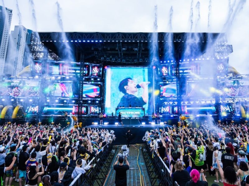Музикалният фестивал Waterbomb Hong Kong отложи този уикенд поради прогнозата на Typhoon