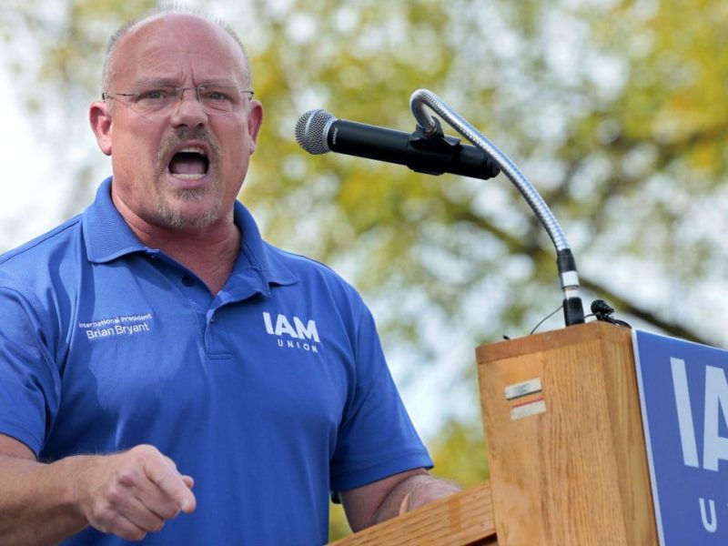 Работници отхвърлят последното предложение за договор на Boeing след близо 3 месеца стачка