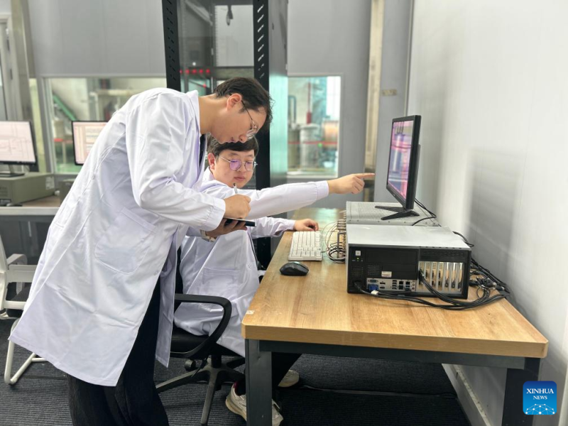 Китайските учени поставят световни рекорди с магнитно поле 700 000 пъти Земните