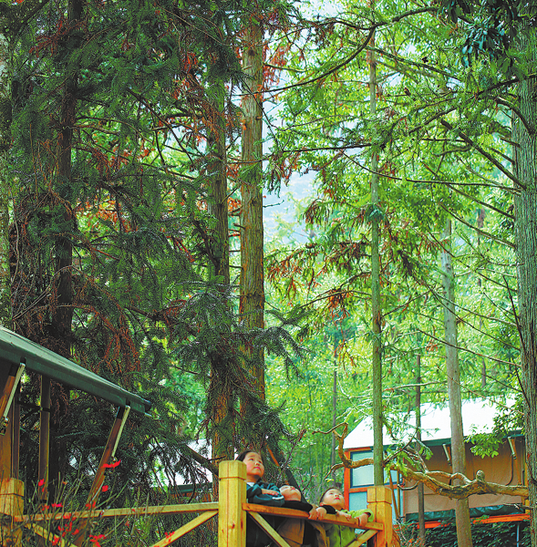 Изследването на природата в село Фужоу доставя на децата „голяма радост“