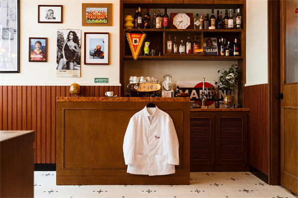 Бар Леоне на име най -добре в света