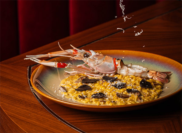 Хотелът отбелязва своята 12-та годишнина с поредица от кулинарни събития