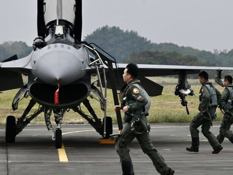 Навременната доставка на американски изтребители F-16V изглежда „предизвикателна“, предупреждава шефът на отбраната на Тайван