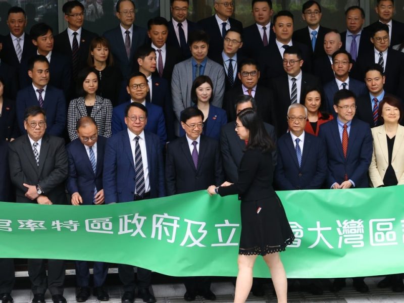 Делегациите на Legco се отклоняват на запад в продължение на 4 години в първи след предаването на Хонконг