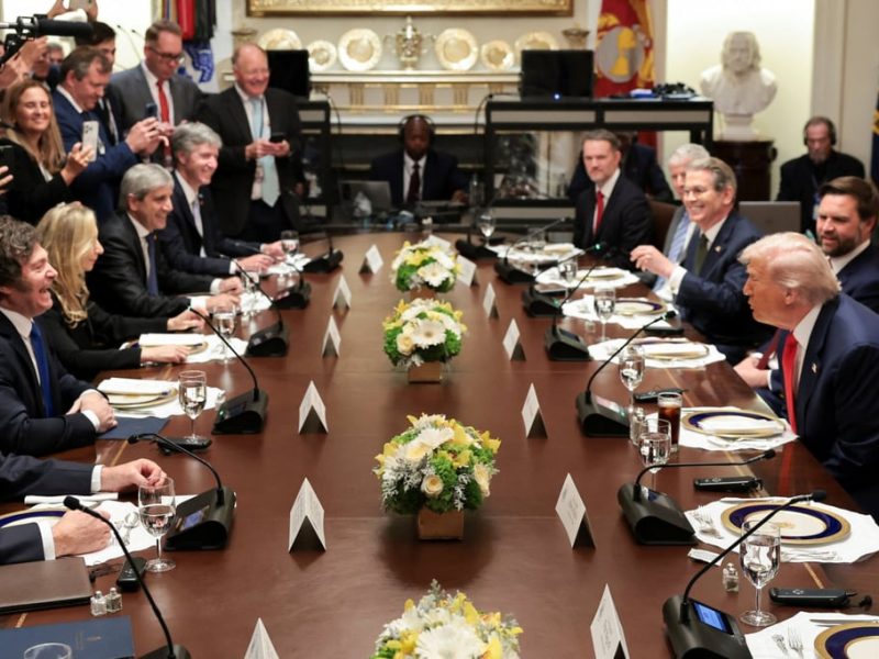 Тръмп предупреждава, че би могъл да отреже помощта на помощта на Аржентина, ако Ally Milei загуби избори