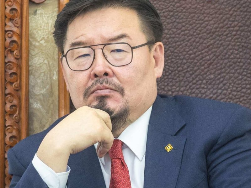 Президентът на Монголия блокира уволнението на премиера на фона на спорове относно политиката за минералите