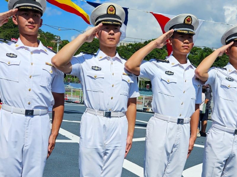 От филмите на Стивън Чоу до Beyond Hits: PLA Sailors споделят афинитет на Хонконг