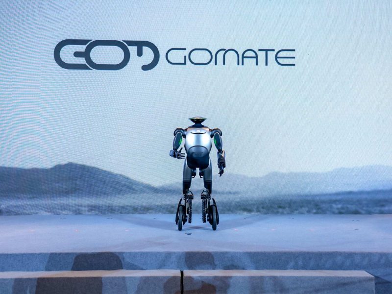 GAC въвежда хуманоидни роботи с твърдотелни батерии