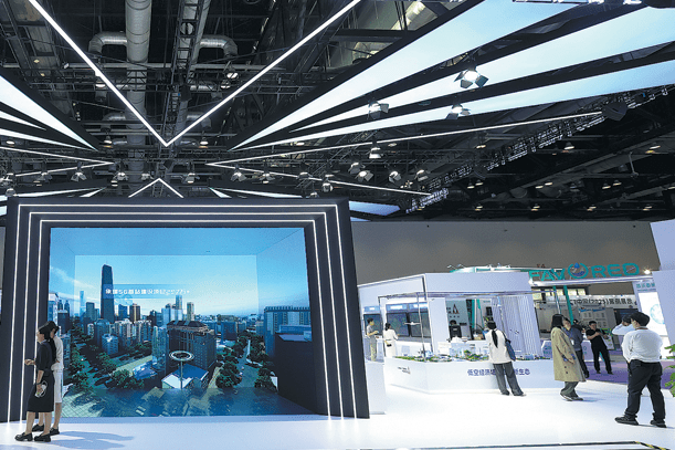 Китайската кула подпомага надграждането на цифровата инфраструктура на нацията