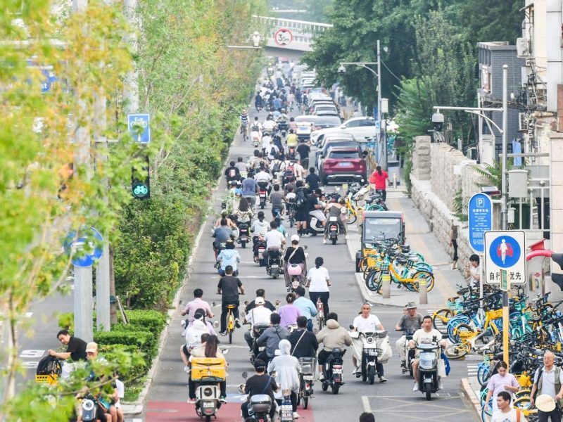 Пекин въвежда нови правила за електрическите велосипеди