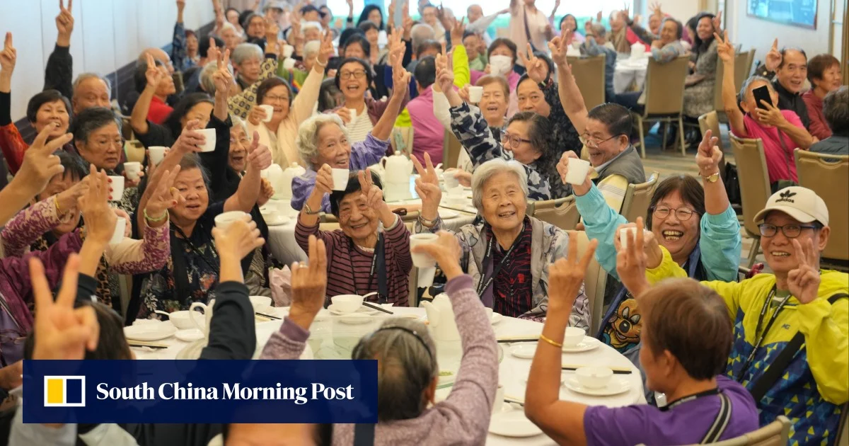 Хонконг отбелязва Деня на възрастните с безплатни услуги