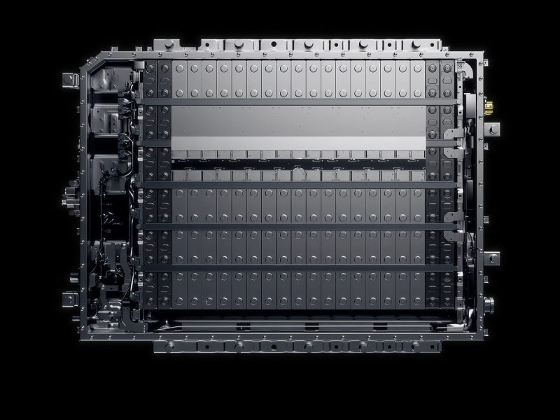 CATL обсъжда хибридни технологии и натриево-йонни батерии