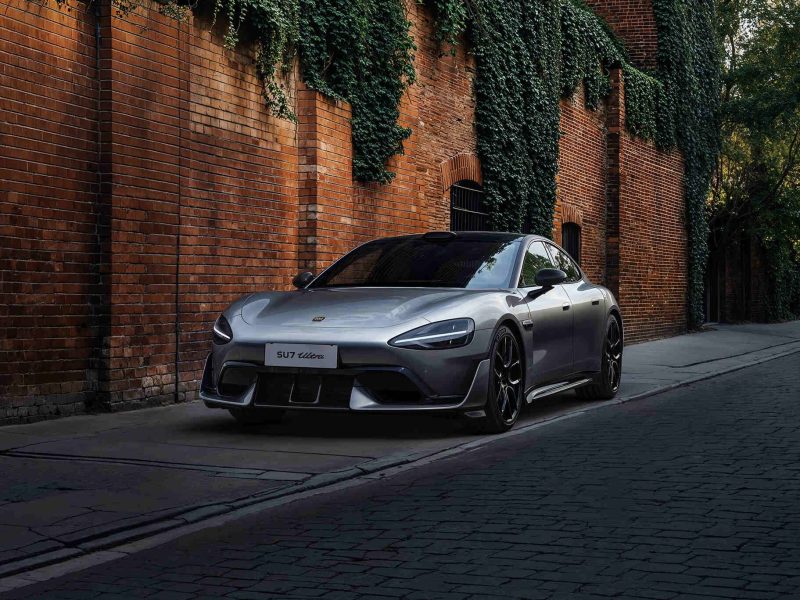 Суперавтомобилът на Xiaomi получава 10 000 поръчки за една нощ