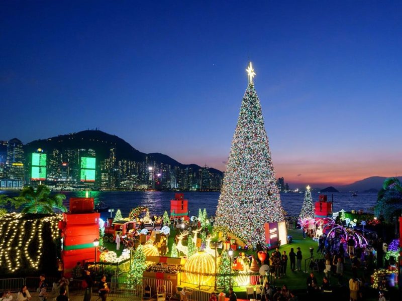 20-метрова коледна елха и ново светлинно шоу ще донесат празнично настроение в Хонг Конг