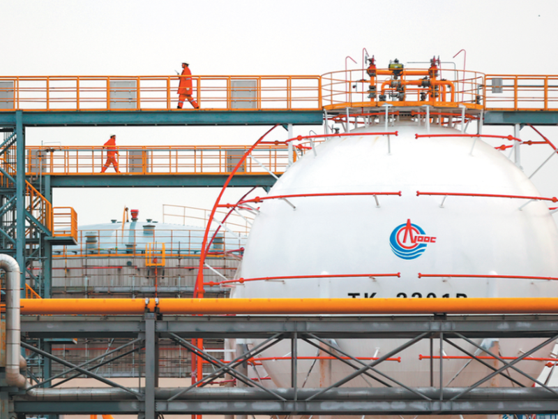 Добивът на суров петрол достига 215 млн. тона