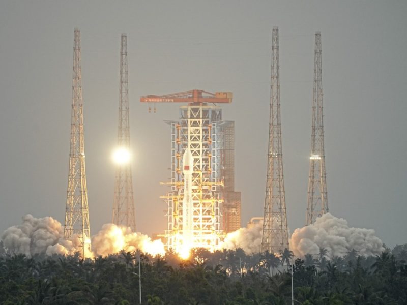 Китайската ракета Long March 8A изстрелва интернет сателити