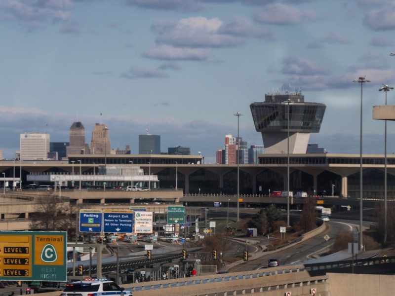 Американски авиокомпании отмениха над 1000 полета заради зимната буря Девин