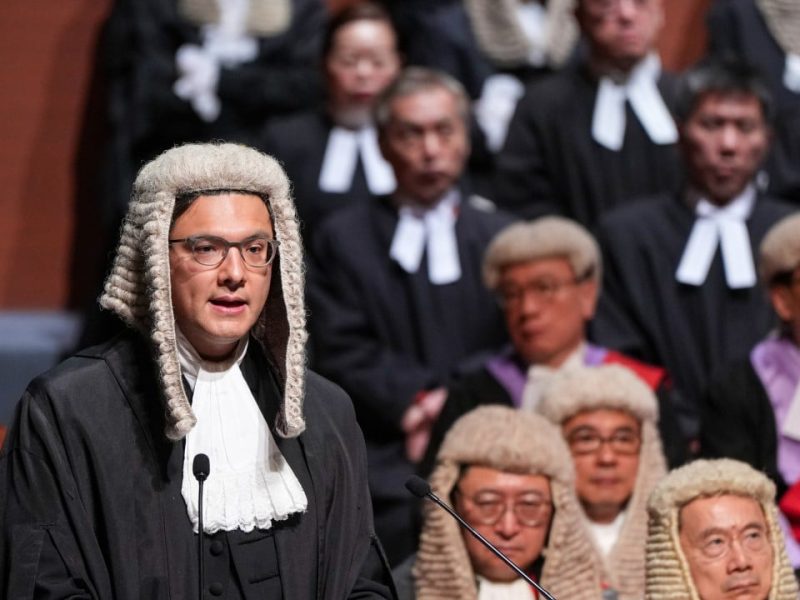 Ръководителят на адвокатската колегия на Хонконг предупреждава да не се прилагат „политически погледи“ към съдебните решения