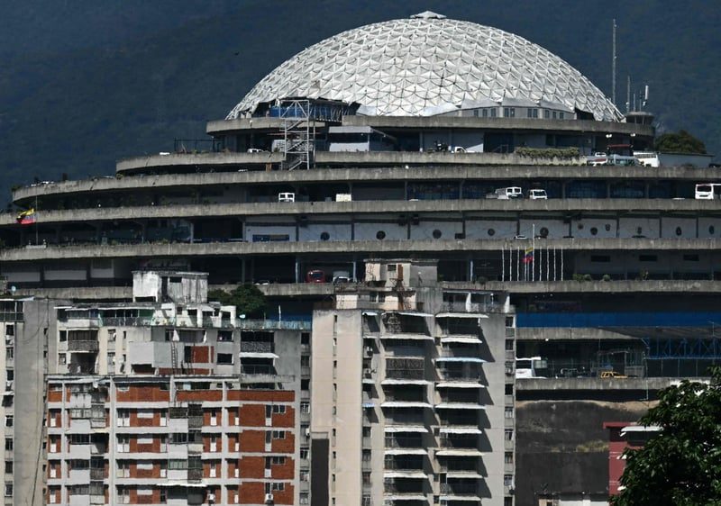 Венецуела предлага да освободи стотици затворници, да превърне затвора за изтезания в спортен център