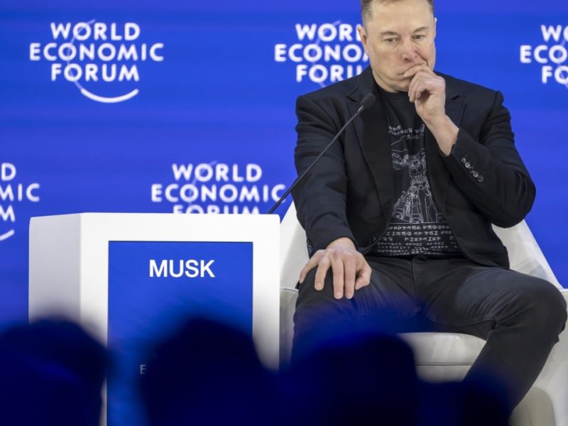 Tesla отчита първия по рода си годишен спад на приходите, тъй като китайските EV гиганти напредват