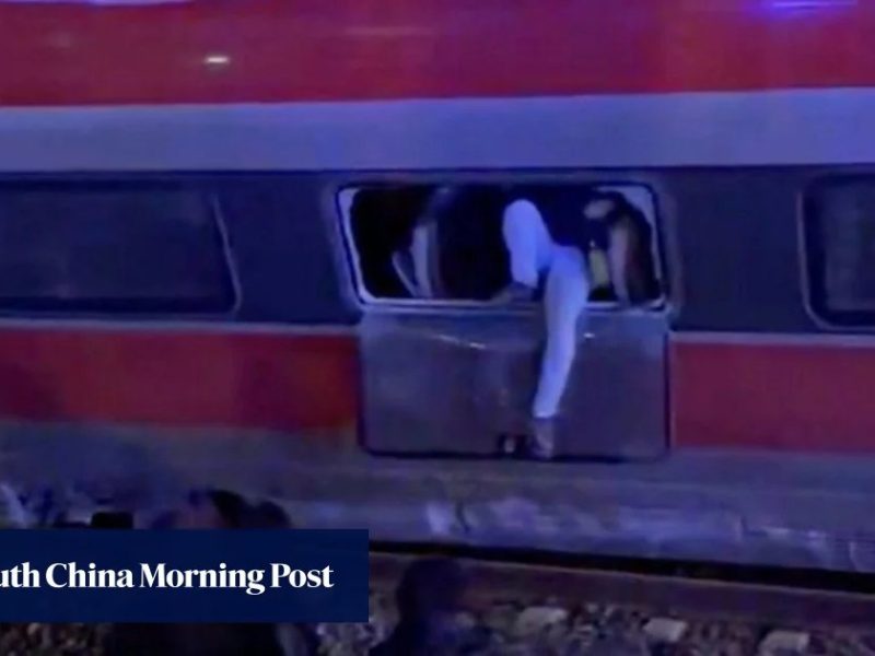 7 загинали след сблъсък на високоскоростни влакове след дерайлиране в Южна Испания