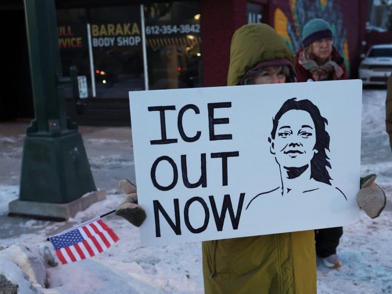 Граничният цар на Тръмп свързва изтеглянето на ICE в Минесота с държавното „сътрудничество“