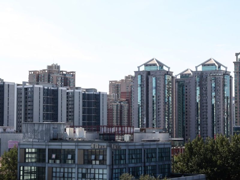 Китайските богаташи разменят недвижими имоти за застраховки, злато при пенсиониране