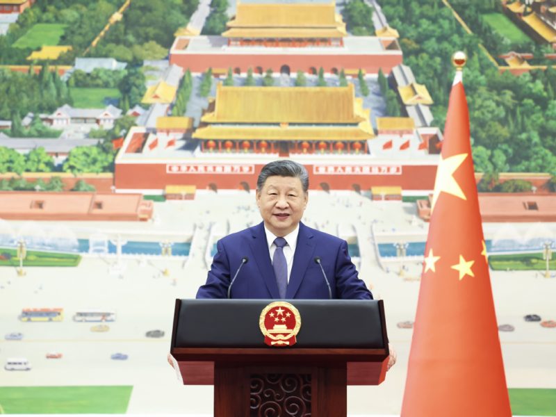 Си приема акредитивните писма на новите посланици в Китай