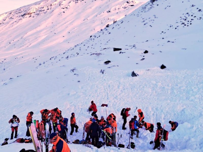 Телата на скиори, загинали в лавини в Австрия, ще бъдат извадени
