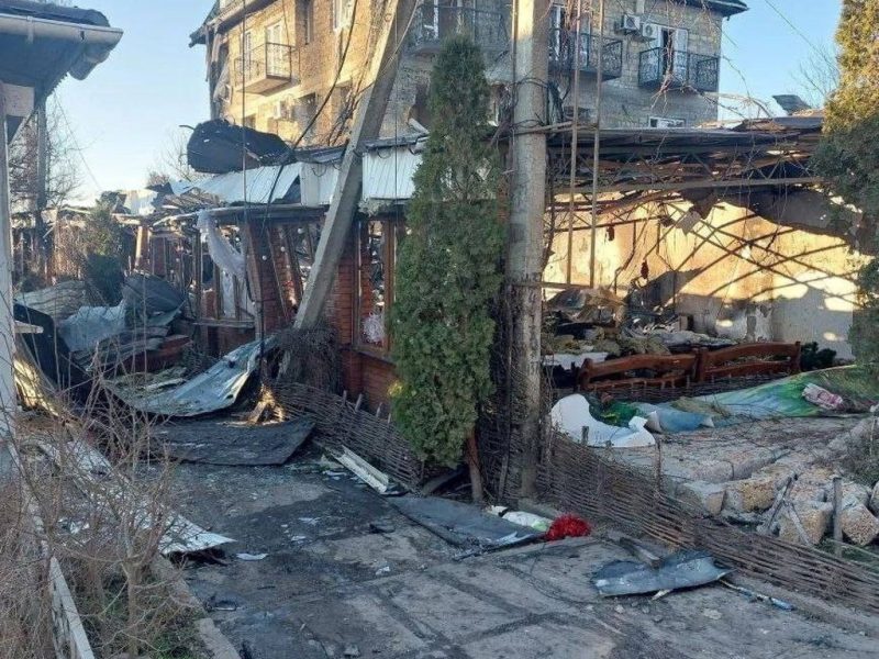 Русия твърди, че 24 са убити при нападение на украински дрон срещу окупирания Херсон въпреки напредъка в мирния процес