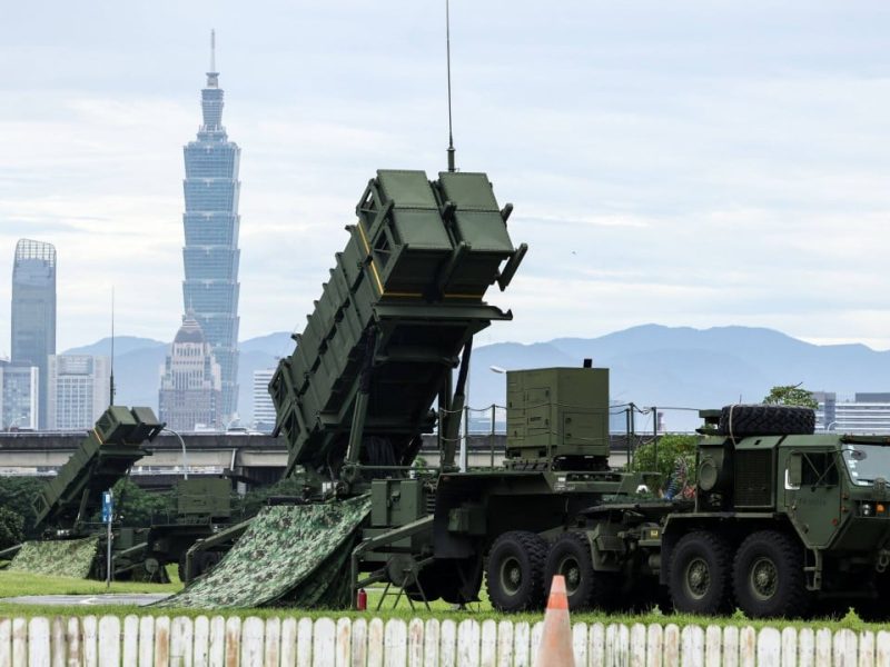 Тайван стартира център за огнева мощ със САЩ, докато Пекин засилва военния натиск