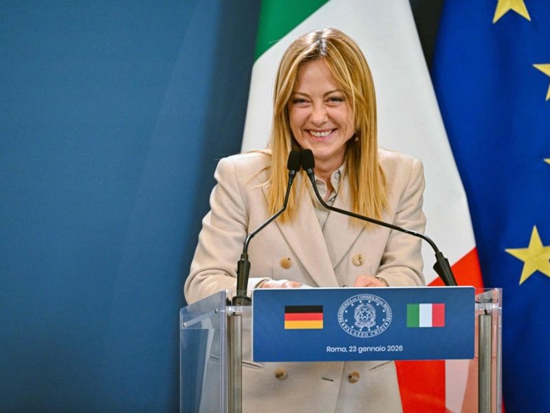 Преустроена ли е тази фреска, за да прилича на Мелони? Премиерът на Италия казва, че не е ангел