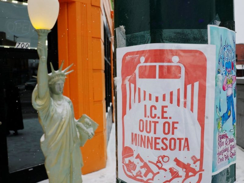 Пентагонът подготвя 1500 войници за потенциално разполагане в Минесота, казват американски служители