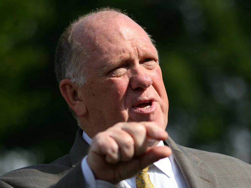 Тръмп казва, че “ще намали малко ескалацията” в Минеаполис на фона на протеста срещу убийствата