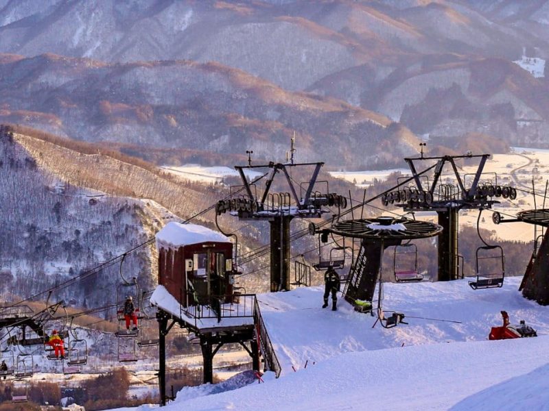 Австралийка почина, след като беше хваната в японски ски лифт