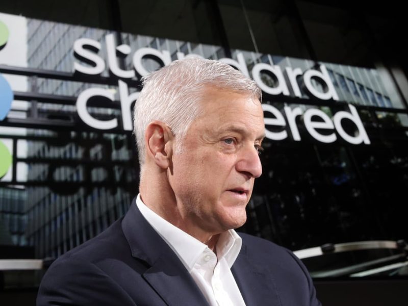 Печалбата на Standard Chartered за 2025 г. скача с 16%, подкрепена от стабилния растеж на управлението на богатството