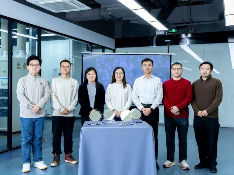 Китайски учени направиха пробив в 2D полупроводниковите пластини