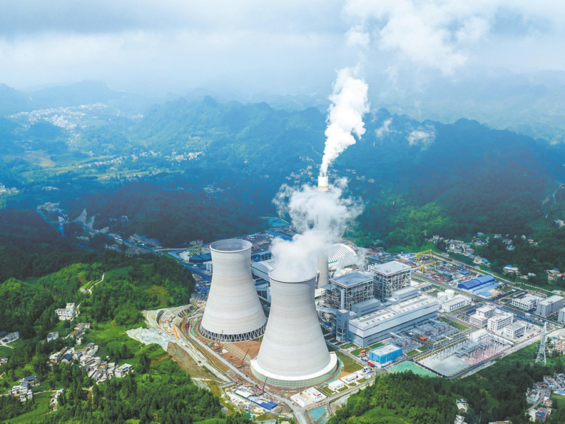 Зеленият преход на Китай, подкрепен от “резервно” въглища