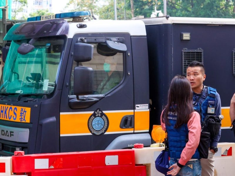 Съдът в Хонконг отхвърли жалбата на 12 активисти по знаков случай за подривна дейност