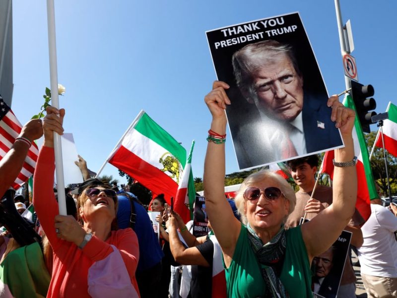 Какво да знаем за върховния лидер на Иран аятолах Али Хаменей