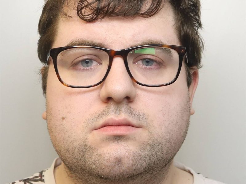 „Злият“ служител в детска градина в Обединеното кралство, изнасилвал малки деца в негова грижа, осъден на 24 години затвор