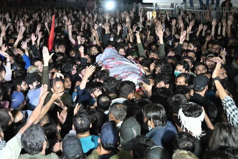 10 убити в Карачи при избухването на проирански протести в Пакистан и Индия