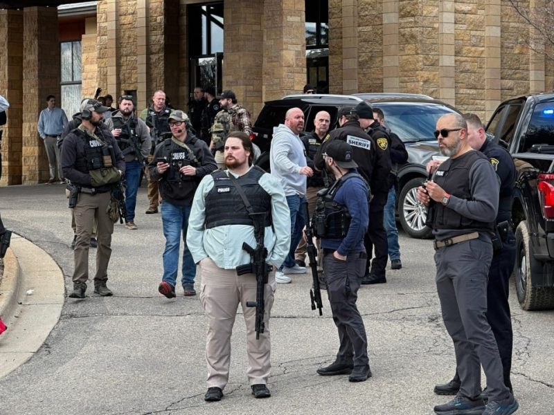 Заподозреният стрелец, замесен в стрелбата в синагогата в Мичиган, е мъртъв, съобщават американски медии