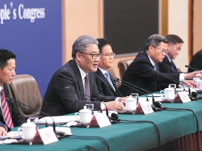 Правителството засилва политическата подкрепа за стимулиране на икономическия растеж